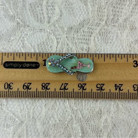 Hawaiian Jeweled Martini Flip Flop Pendant Charm in Faux Gemstones Glamcore - Picture 4 of 5